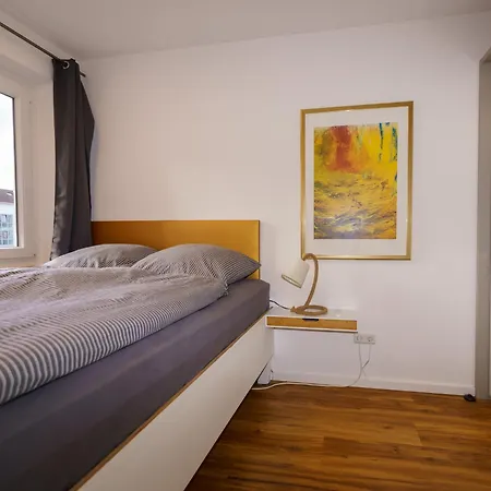200 Mit Carport, Aufzug Und Balkon